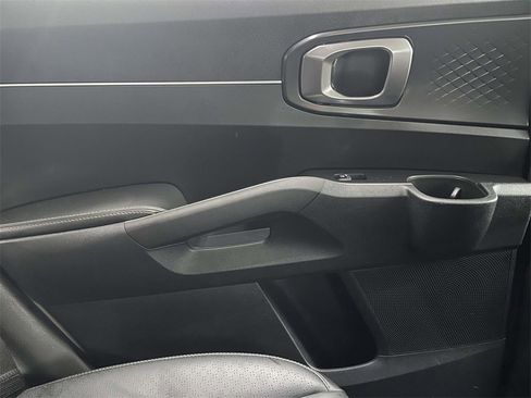 Used 2025 Kia Sorento S w/ Panoramic Sunroof Package image 9