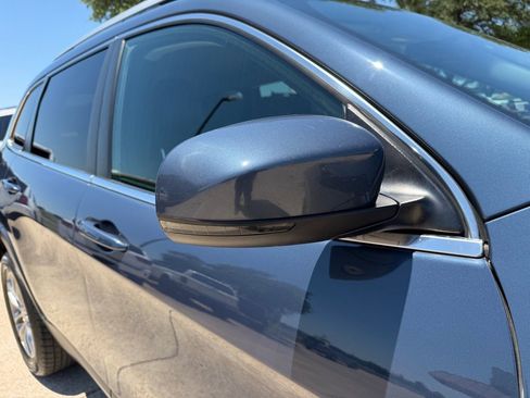 Used 2019 Jeep Cherokee Latitude Plus FWD image 11