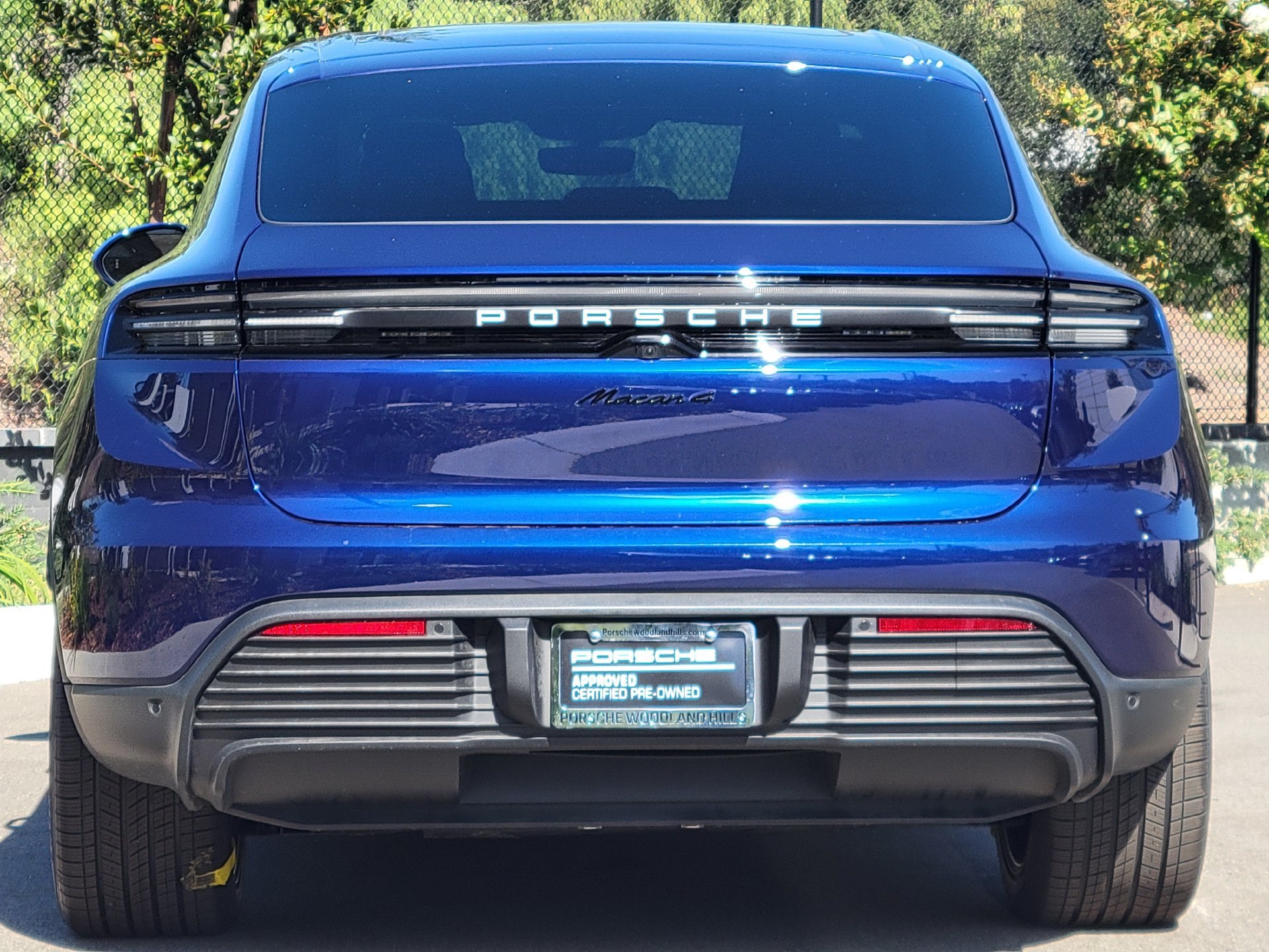 Certified 2024 Porsche Macan 4 Electric AWD/4WD image 6