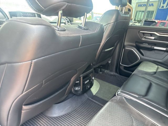 Used 2019 RAM 1500 Laramie AWD/4WD image 25