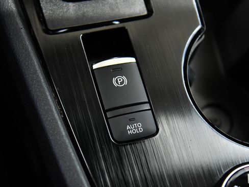 Used 2022 Nissan Rogue SV AWD/4WD image 25