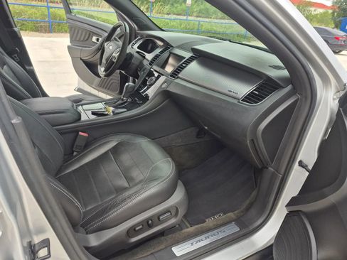 Used 2013 Ford Taurus SHO AWD/4WD image 20