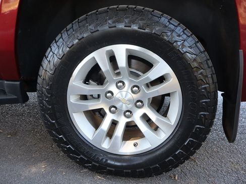 Used 2017 Chevrolet Suburban LT AWD/4WD image 43