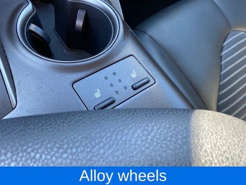 Used 2022 Toyota Camry SE image 11