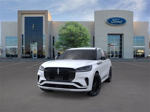 New 2026 Lincoln Aviator Reserve image 2