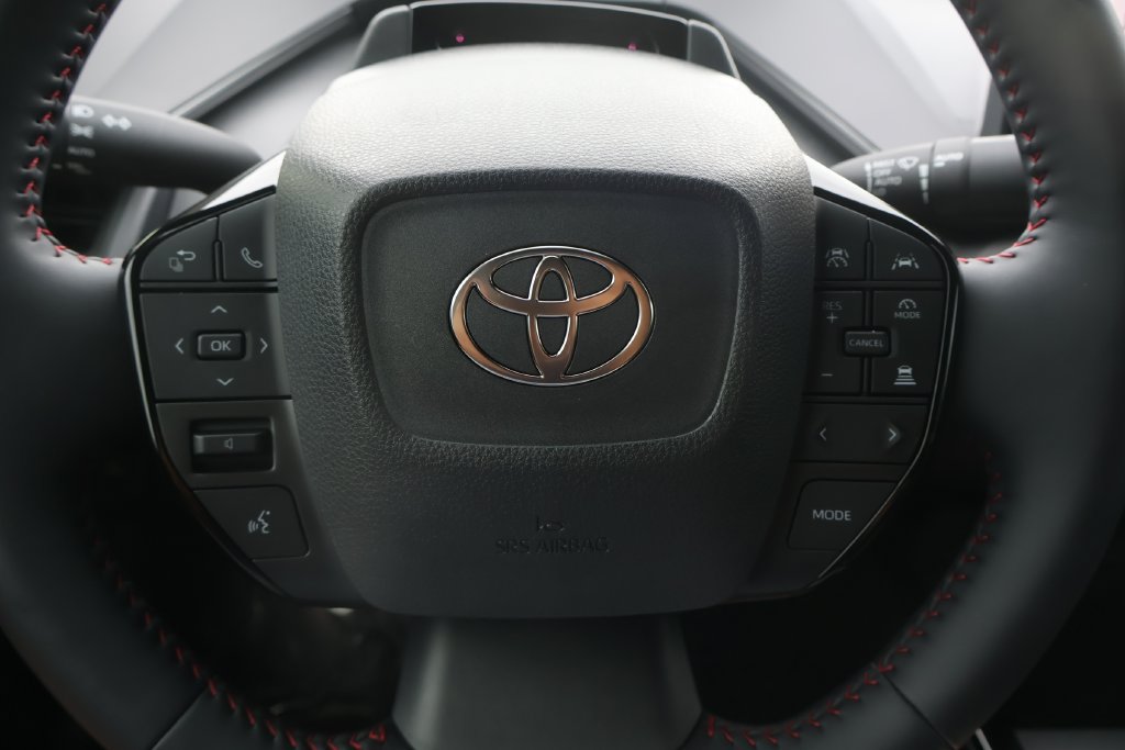 Used 2026 Toyota Prius Plug-In Hybrid w/ Limited Premium Package FWD image 19