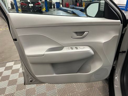 Used 2025 Hyundai Kona SEL AWD/4WD image 23