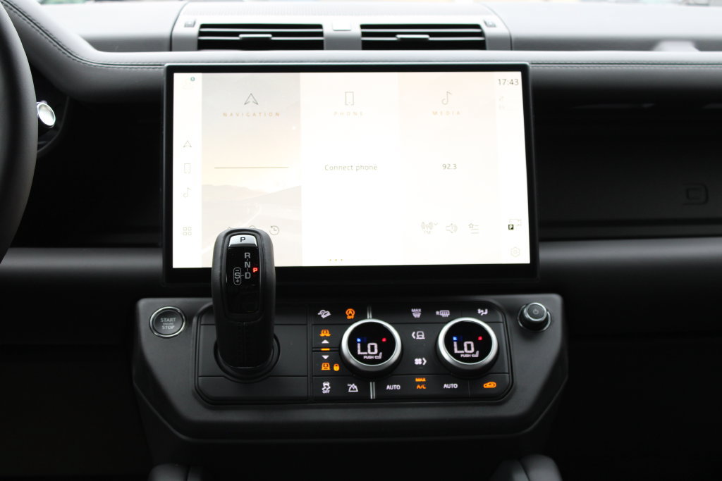 New 2026 Land Rover Defender 110 X-Dynamic SE AWD/4WD image 10