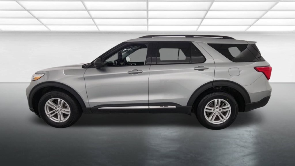 Certified 2024 Ford Explorer XLT w/ Equipment Group 202A AWD/4WD image 5