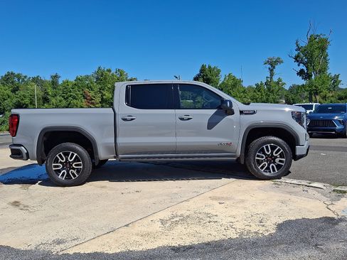 Used 2024 GMC Sierra 1500 AT4 w/ Technology Package AWD/4WD image 7