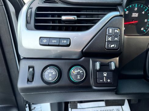 Used 2020 Chevrolet Suburban Premier w/ Premier Plus Edition image 39