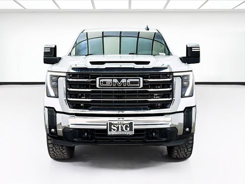 Used 2024 GMC Sierra 2500 SLE image 2