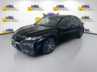 Used 2022 Toyota Camry SE video 1