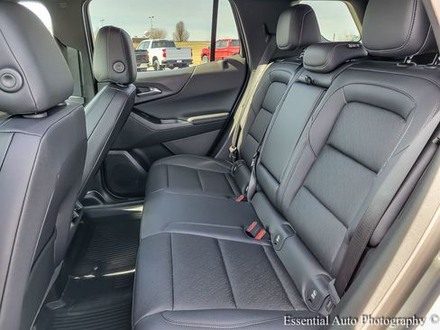 New 2026 Chevrolet Equinox LT w/ Convenience Package II AWD/4WD image 9