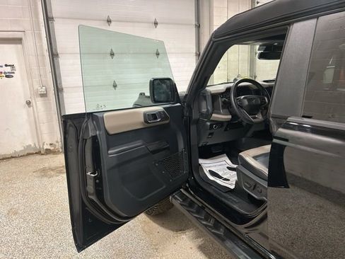 Used 2024 Ford Bronco Wildtrak image 11