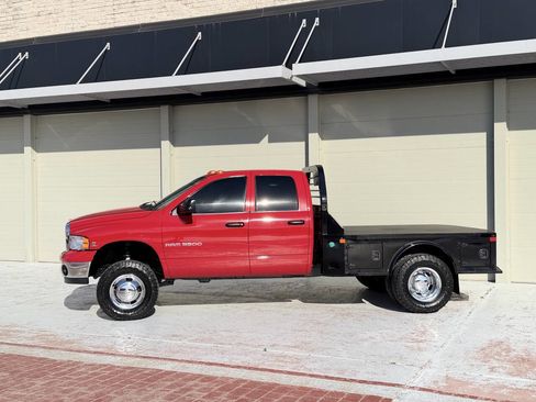 Used 2005 Dodge Ram 3500 Truck SLT AWD/4WD image 2