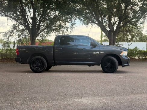 Used 2015 RAM 1500 Express RWD image 4