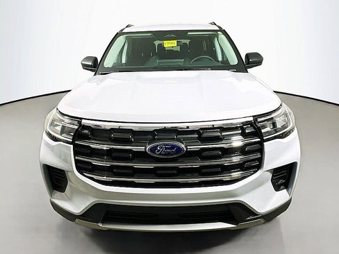 New 2026 Ford Explorer Active image 2