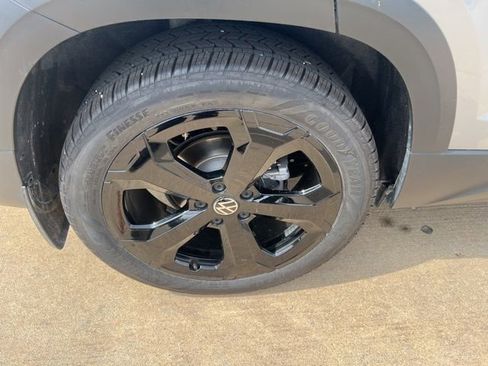 Used 2025 Volkswagen Taos SEL w/ Taos Adventure Package (SXB) image 14