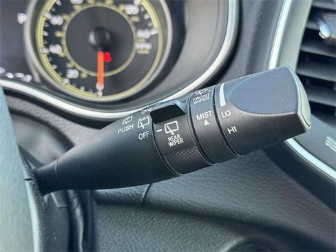 Used 2022 Jeep Cherokee Latitude Lux w/ Sun & Sound Group image 12