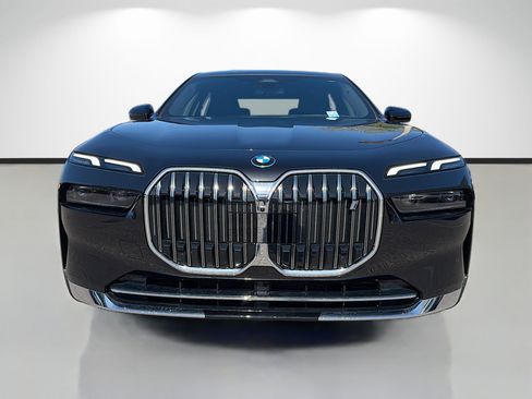 New 2026 BMW i7 eDrive50 w/ Premium Package image 8