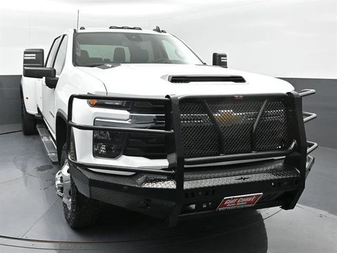 Used 2024 Chevrolet Silverado 3500 LT w/ Convenience Package AWD/4WD image 3