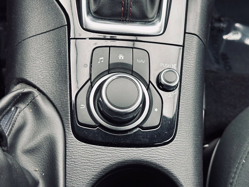 Used 2015 MAZDA MAZDA3 i Touring FWD image 37