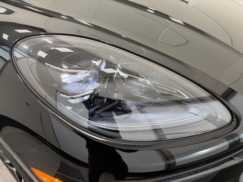 New 2026 Porsche Macan image 9