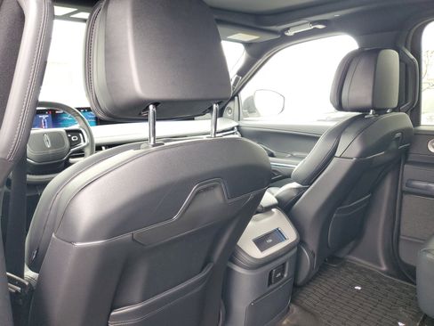 New 2026 Lincoln Navigator Reserve w/ Jet Appearance Package image 28