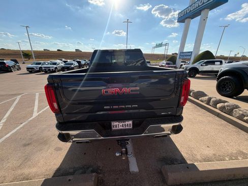 Used 2022 GMC Sierra 1500 SLT AWD/4WD image 4