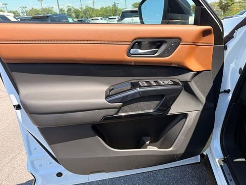 New 2026 Nissan Pathfinder Platinum w/ Cargo Package AWD/4WD image 10