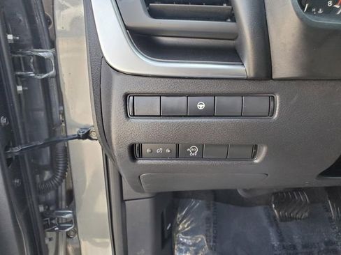 Certified 2023 Nissan Rogue SV image 18