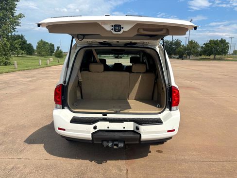 Used 2011 Nissan Armada SV image 33