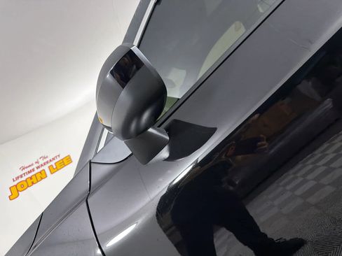 Used 2025 Nissan Rogue SV w/ SV Premium Package image 13