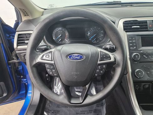 Used 2017 Ford Fusion SE FWD image 13
