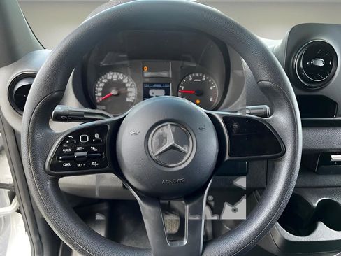 Used 2022 Mercedes-Benz Sprinter 144 Cargo image 12