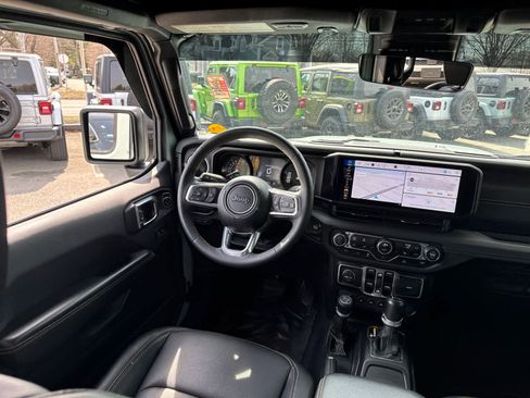 Used 2024 Jeep Wrangler Sahara w/ Technology Group image 30
