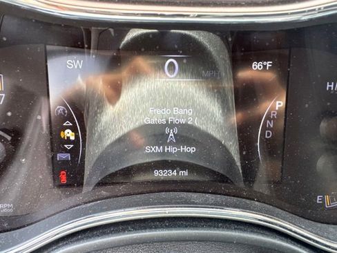 Used 2018 Jeep Grand Cherokee Limited AWD/4WD image 39
