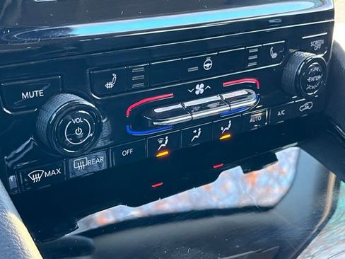 Used 2021 Jeep Grand Cherokee L Limited image 17