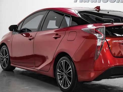 Used 2017 Toyota Prius Three FWD image 12