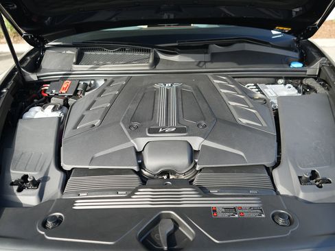 New 2026 Bentley Bentayga image 33