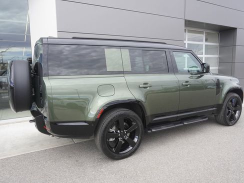 New 2026 Land Rover Defender 130 X-Dynamic SE AWD/4WD image 4