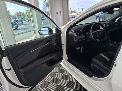 Certified 2025 Toyota Camry SE image 19