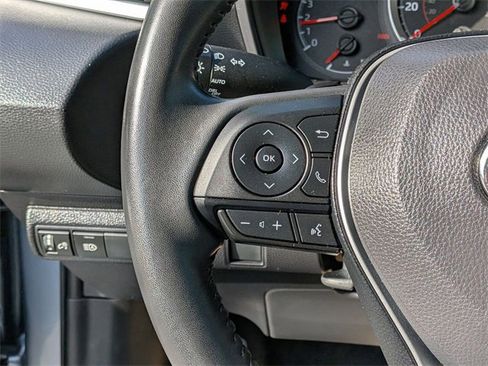 Used 2022 Toyota Corolla SE image 16