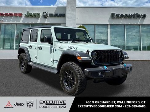 Used 2024 Jeep Wrangler Unlimited AWD/4WD image 5