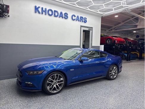 Used 2017 Ford Mustang GT Premium w/ GT Performance Package RWD image 2