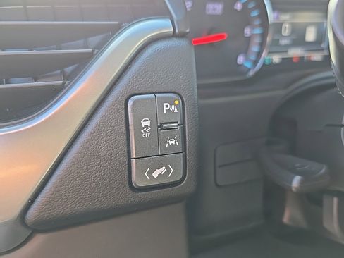 Used 2019 Chevrolet Tahoe LT image 17