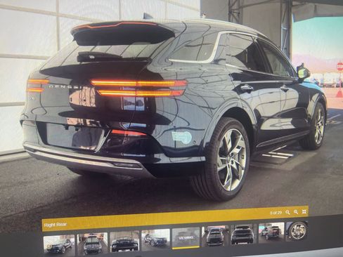 Used 2025 Genesis Electrified GV70 Advanced image 4