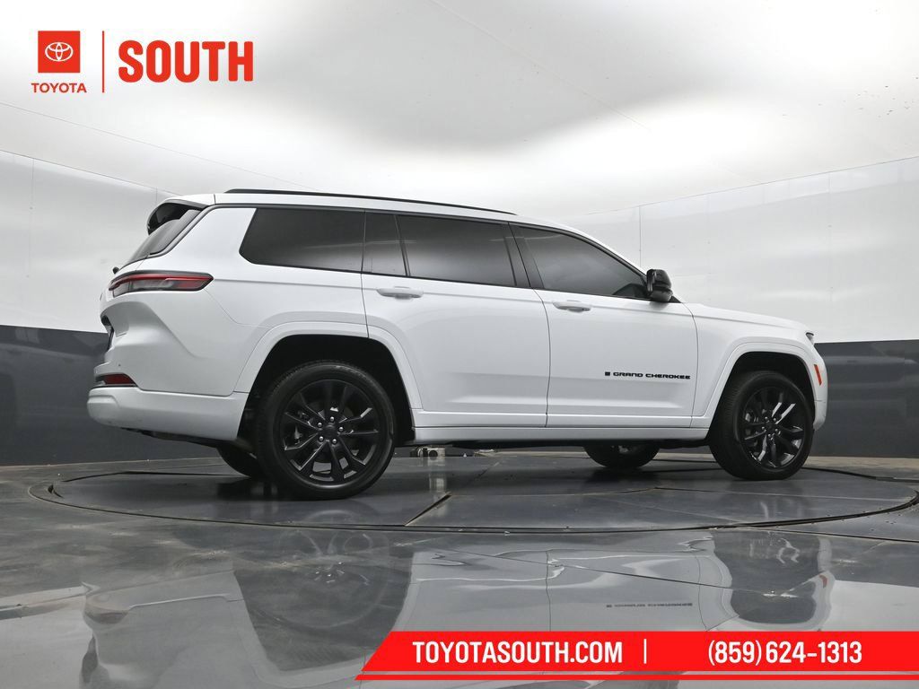 Used 2026 Jeep Grand Cherokee L Limited AWD/4WD image 43