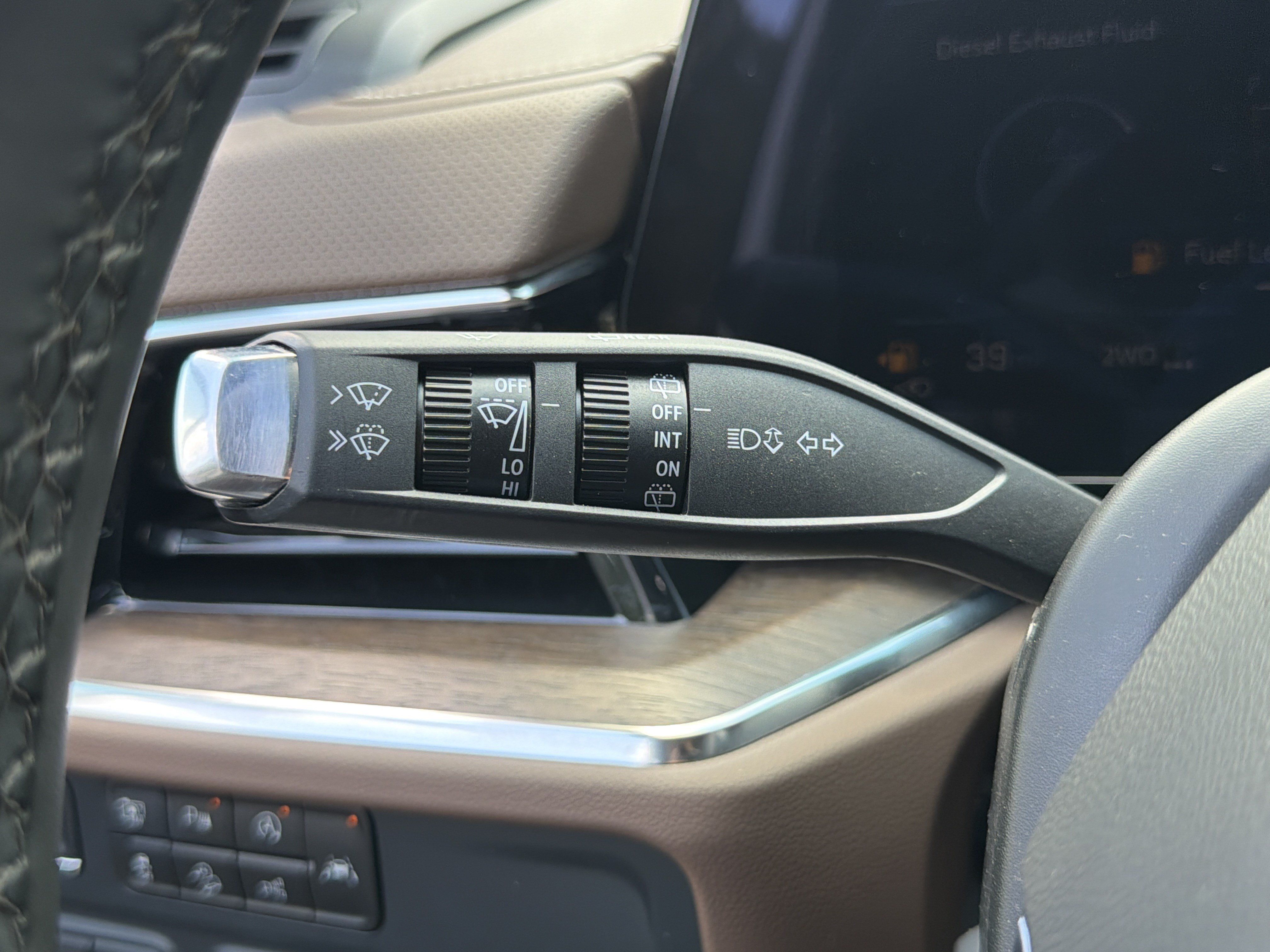 Used 2025 Chevrolet Tahoe High Country AWD/4WD image 31